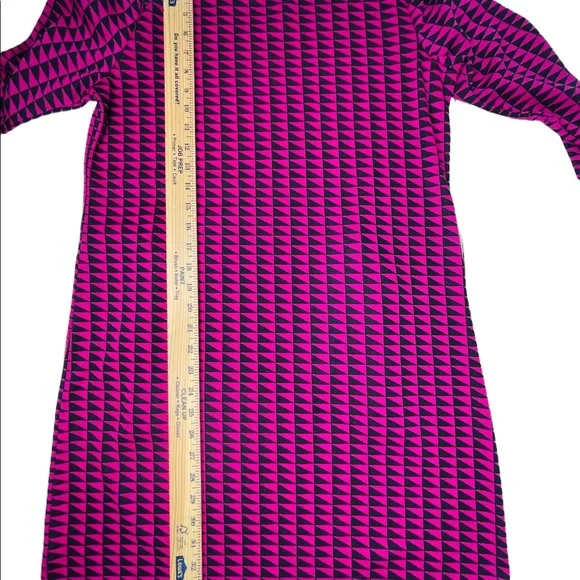 Tyler Boë Pink and Black Geo Print Knit Shift Dress Size Medium - Picture 12 of 12